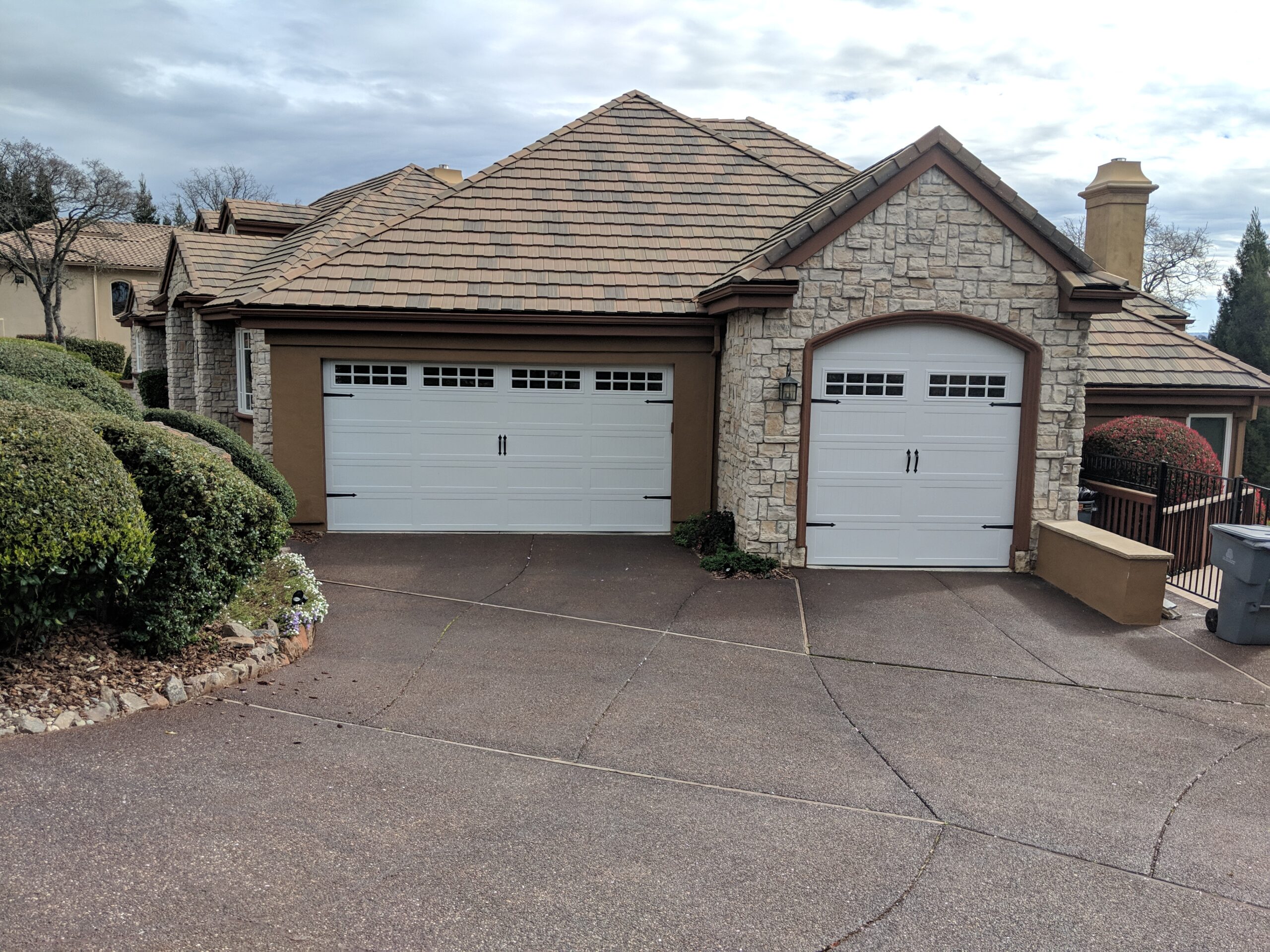 24/7 Hour Garage Door Repair Nearest to My Area: Quick Solutions for Your Door Troubles